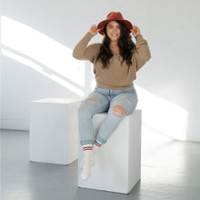 Load image into Gallery viewer, WOMEN'S SILVER RETRO SOCKS | THE CLASSIC