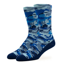 Load image into Gallery viewer, MEN'S SILVER CREW SOCKS | BLUE CAMO