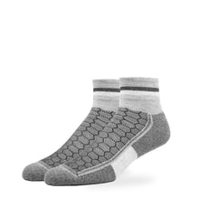 Load image into Gallery viewer, MEN'S SILVER QUARTER SOCKS | GREY