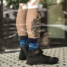 Load image into Gallery viewer, MEN'S SILVER CREW SOCKS | BLUE CAMO
