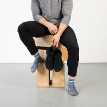 Load image into Gallery viewer, MEN'S SILVER QUARTER SOCKS | DENIM
