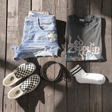 Load image into Gallery viewer, WOMEN'S SILVER RETRO-QUARTER SOCKS | WHITE
