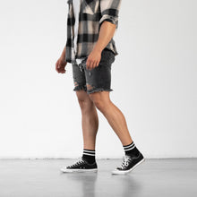 Load image into Gallery viewer, MEN'S SILVER RETRO-QUARTER SOCKS | BLACK
