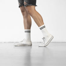 Load image into Gallery viewer, MEN'S SILVER RETRO SOCKS | OFF WHITE

