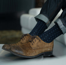 Load image into Gallery viewer, MEN'S SILVER CREW SOCKS | DOTTED BLUE
