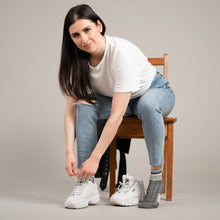 Load image into Gallery viewer, WOMEN'S SILVER QUARTER SOCKS | GREY
