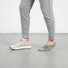 Load image into Gallery viewer, MEN'S SILVER NO SHOW SOCKS | GREY
